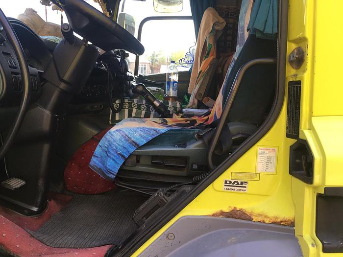 Used 2002 DAF 85 CF 380 MANUAL EURO 3