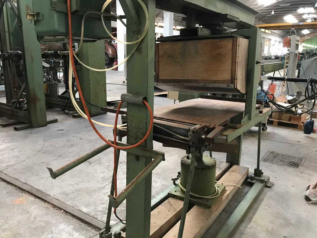 Usato Pressa snervatrice per legno massiccio 110×60