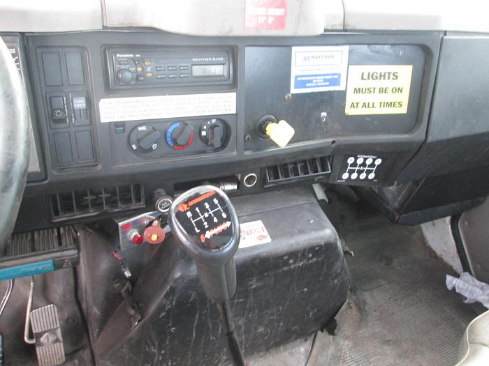 Used 2001 International 4700 Digger Derrick Truck