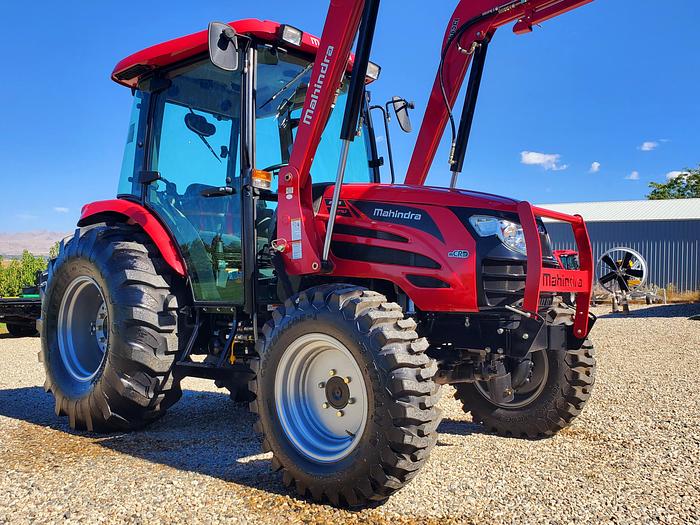 Mahindra 2665ST Tractor w/ Loader ** 2 hrs - Never Used **