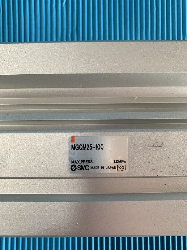 Used SMC Air Cylinder with Guide Rod Plate MGQM25-100
