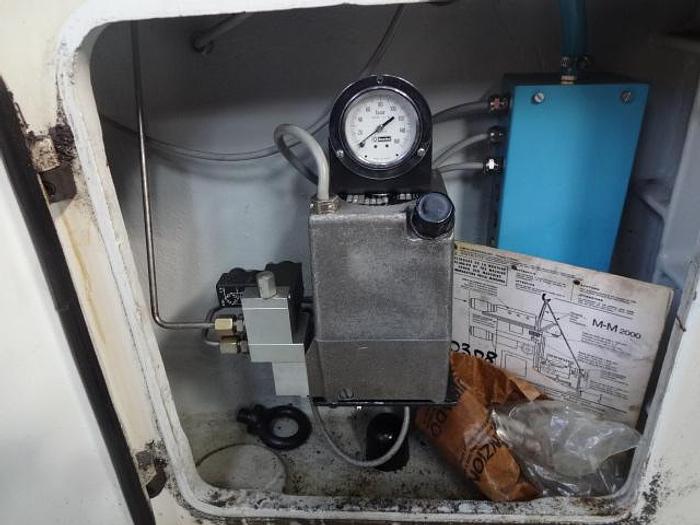 Utilisé Fraiseuse universelle Huron type MU6