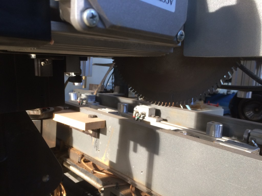 Usato 2008 Fresatrice Levigatrice Troncatrice per gambe di sedia o elementi simili