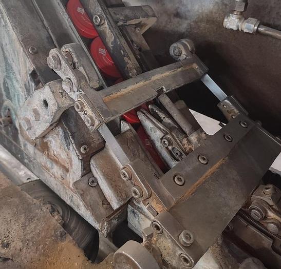 Used Owens Steam Capper with Magnetic Feeder - 58mm