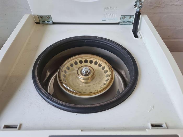 Used Beckman Coulter 22R Refrigerated Centrifuge 