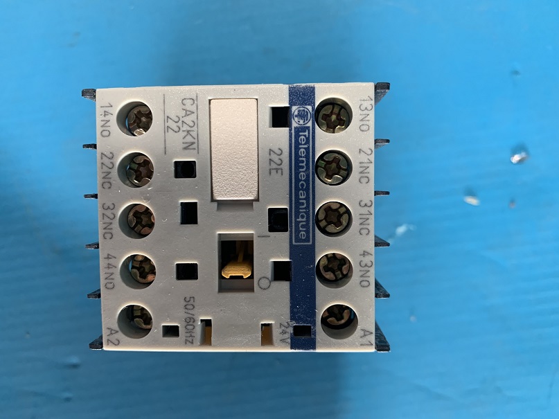 Used Telemecanique Control Relay Contactor CA2KN22B7