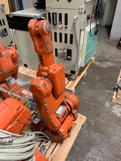 Used ABB IRB 140 6 AXIS CNC ROBOT WITH S4C CONTROLLER