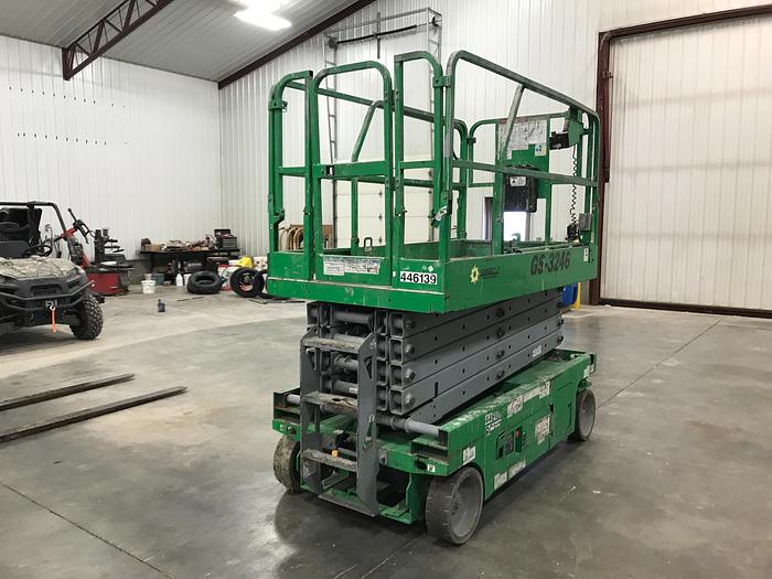 Used 2012 GENIE GS-3246 2WD DC Scissor Lift