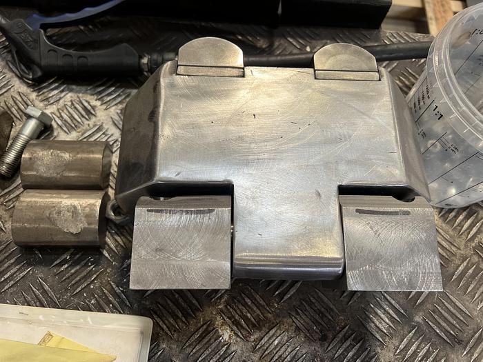 Used BRUGT HYDRAULISK PLADEVALSE FABRIKAT TAURING, MODEL OMEGA 420/310