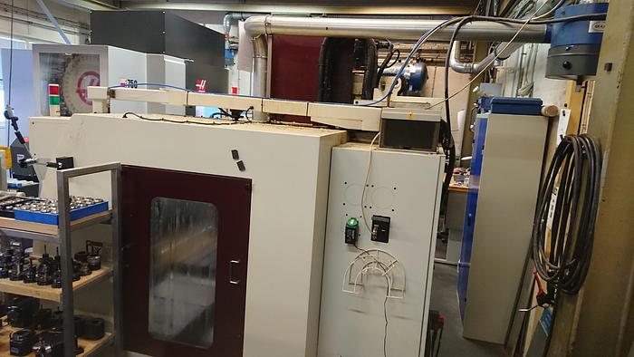 Used BRUGT VERTIKALT BEARBEJDNINGSCENTER FABRIKAT CHEVALIER, MODEL 2040 VMC-L