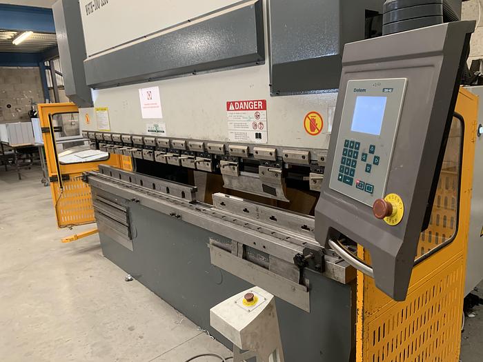 Used Mantech 3m x 100 ton CNC press brake 2 axis