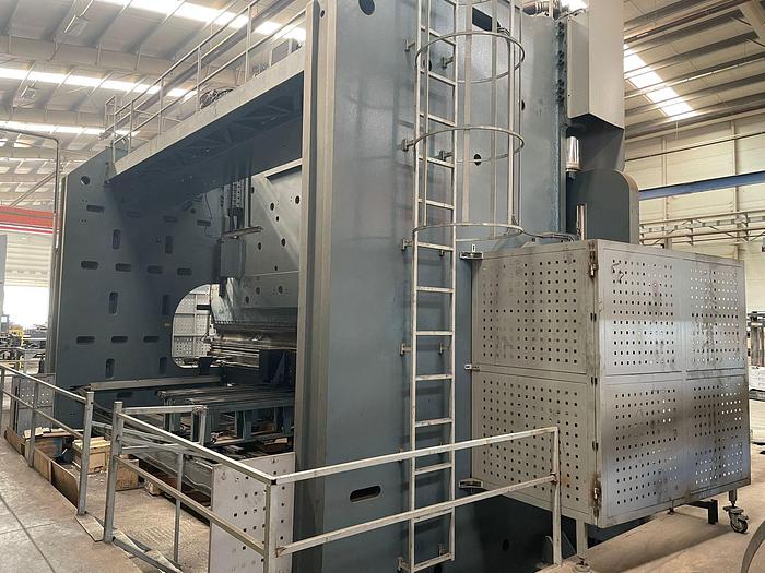 Used 2012 Durma 1100 Ton x 29' Hydraulic Press Brake