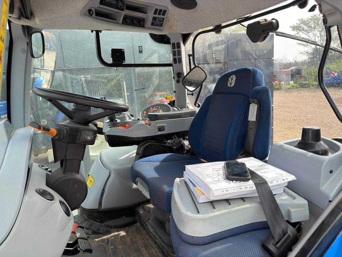 Used 2024 NEW HOLLAND T7.225