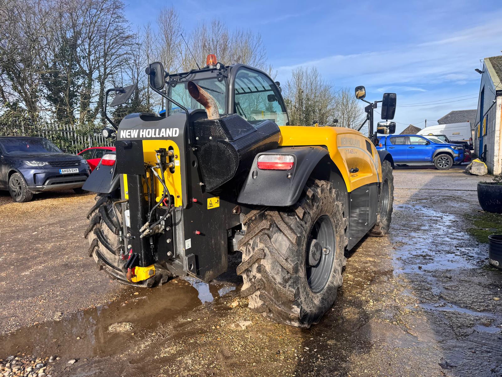 Used 2021 NEW HOLLAND TH7.42 Elite