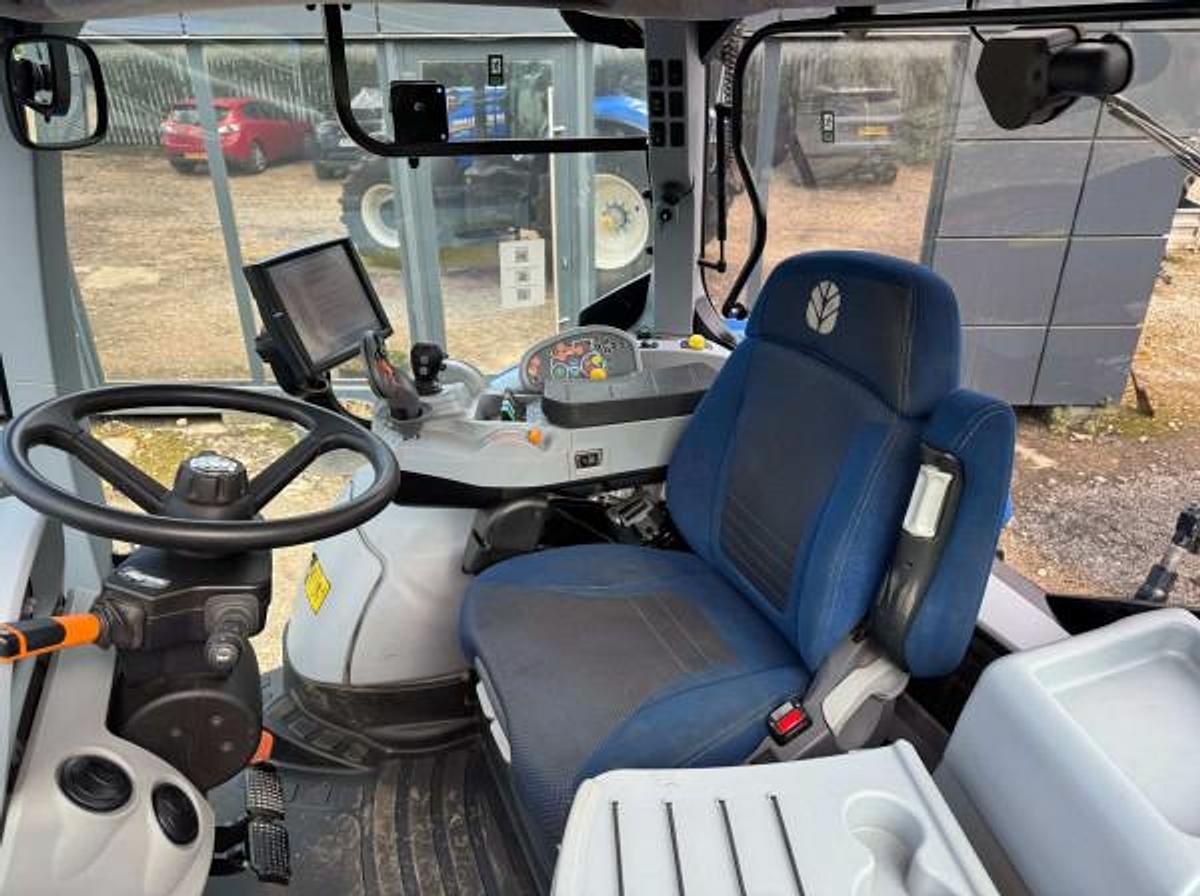 Used NEW HOLLAND T7.245 SIDE WINDER