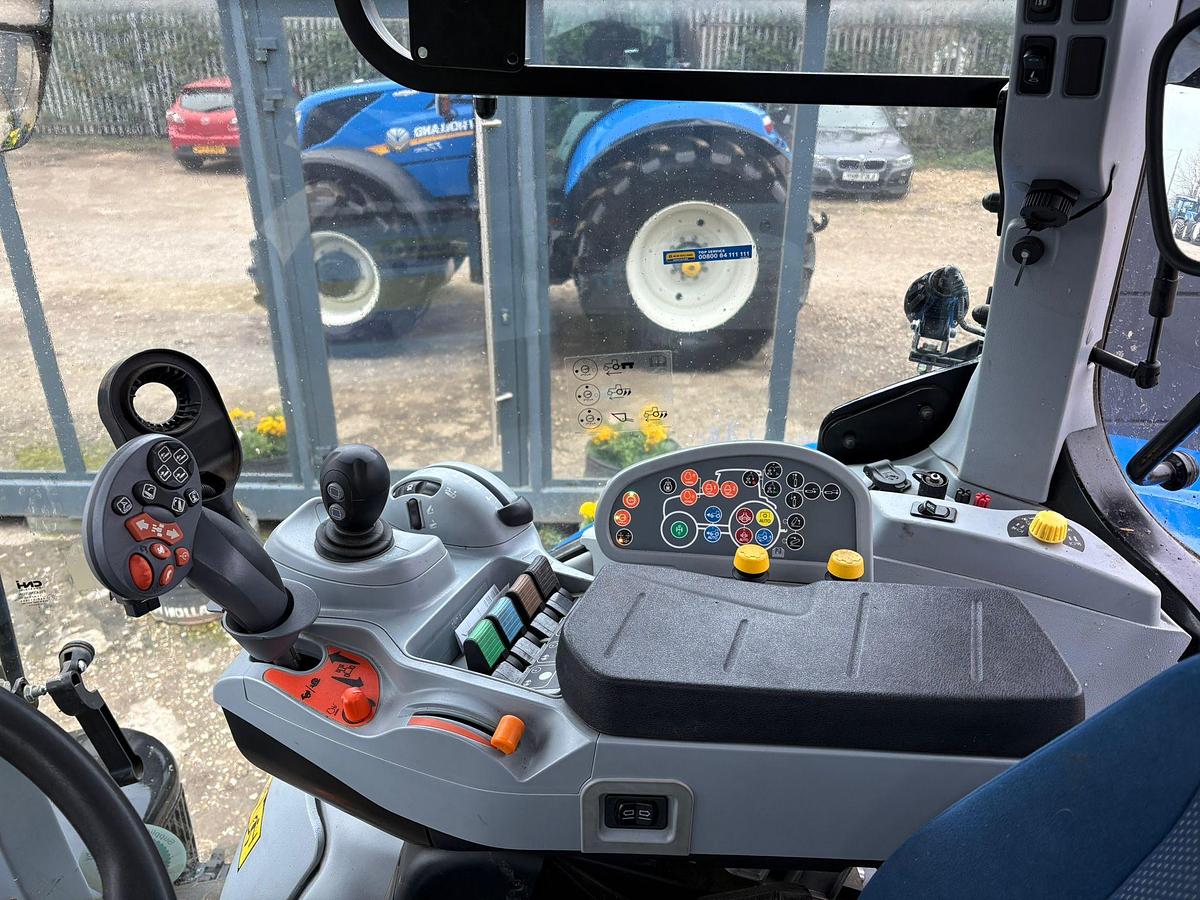 Used 2024 NEW HOLLAND T7.270 AUTO COMMAND