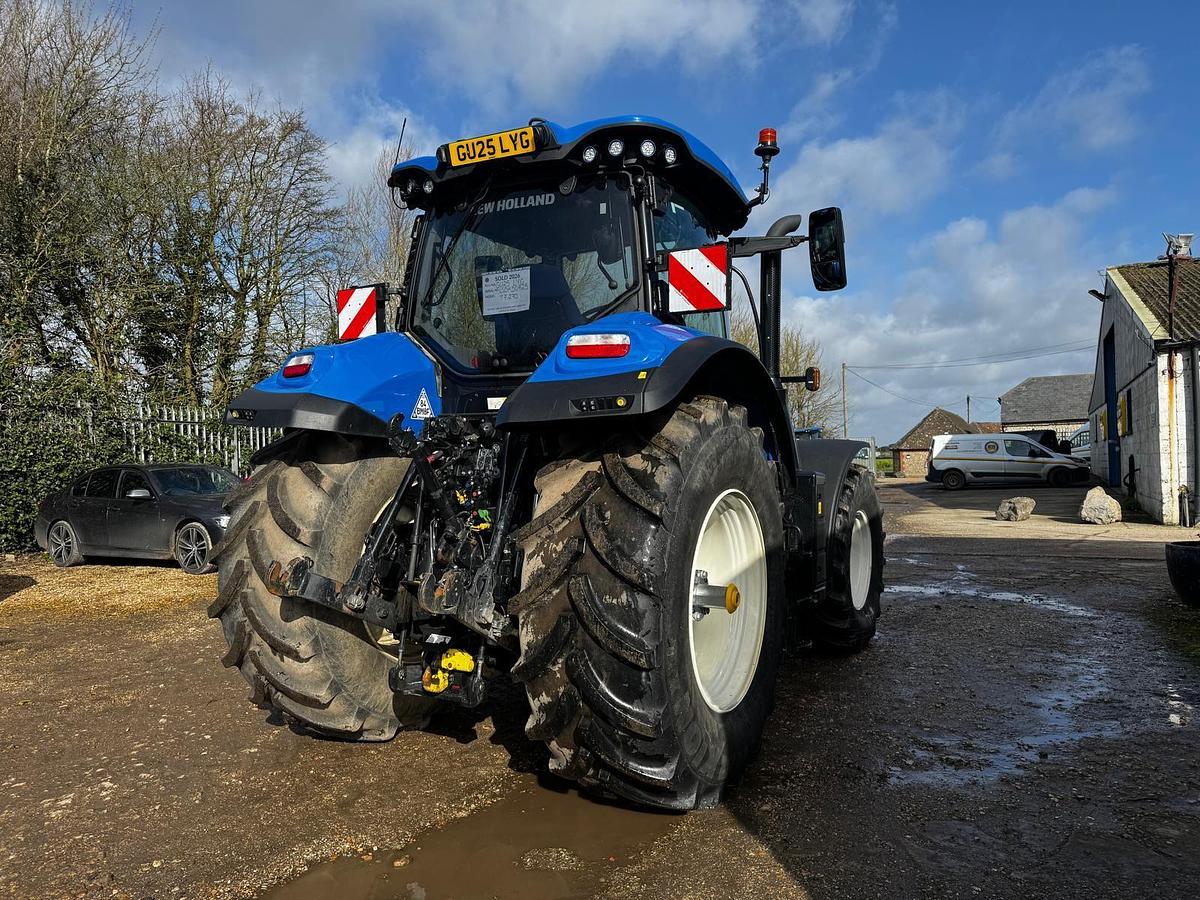Used 2025 NEW HOLLAND T7.270 AUTO COMMAND