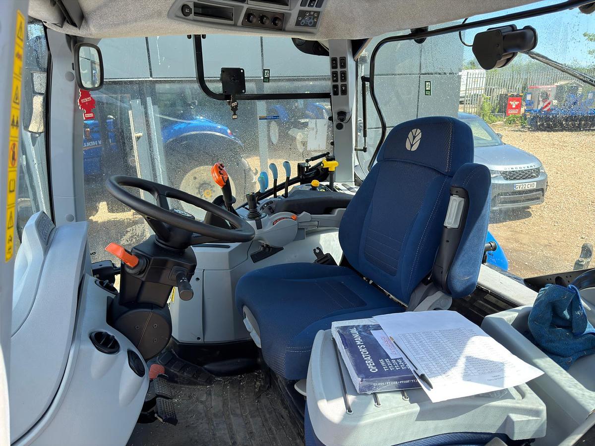 Used 2025 NEW HOLLAND
