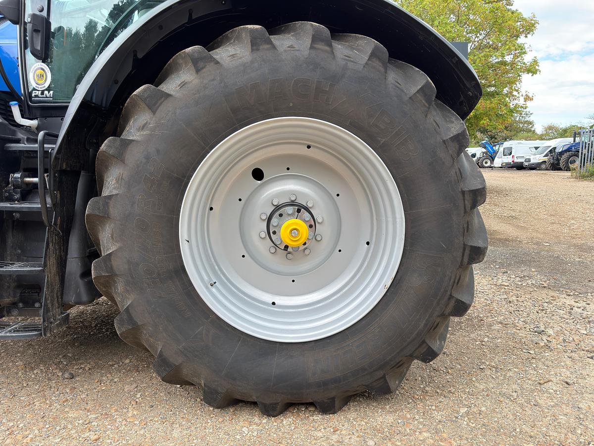 Used 2025 NEW HOLLAND T7.315 HD PLMI AUTO COMMAND