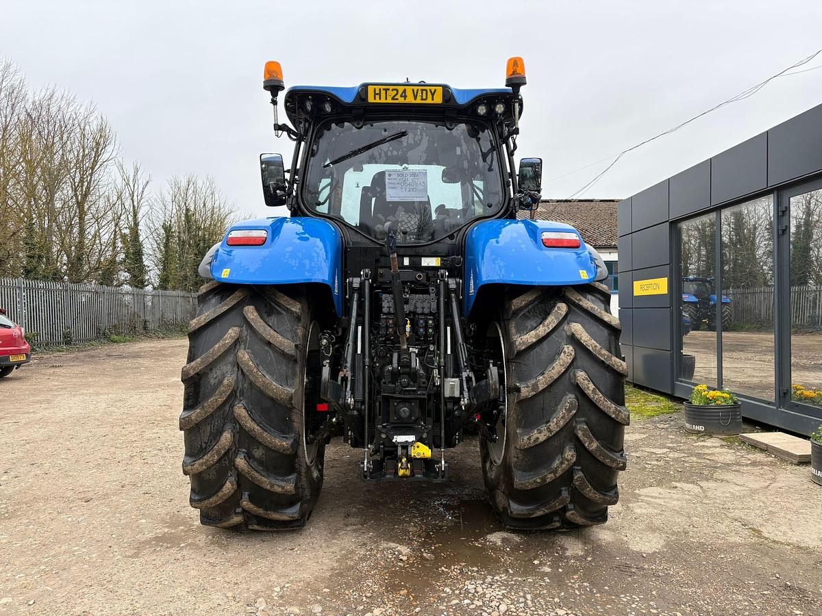 Used 2024 NEW HOLLAND T7.270 AUTO COMMAND