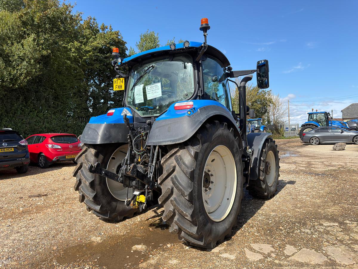 Used 2025 NEW HOLLAND T5.140