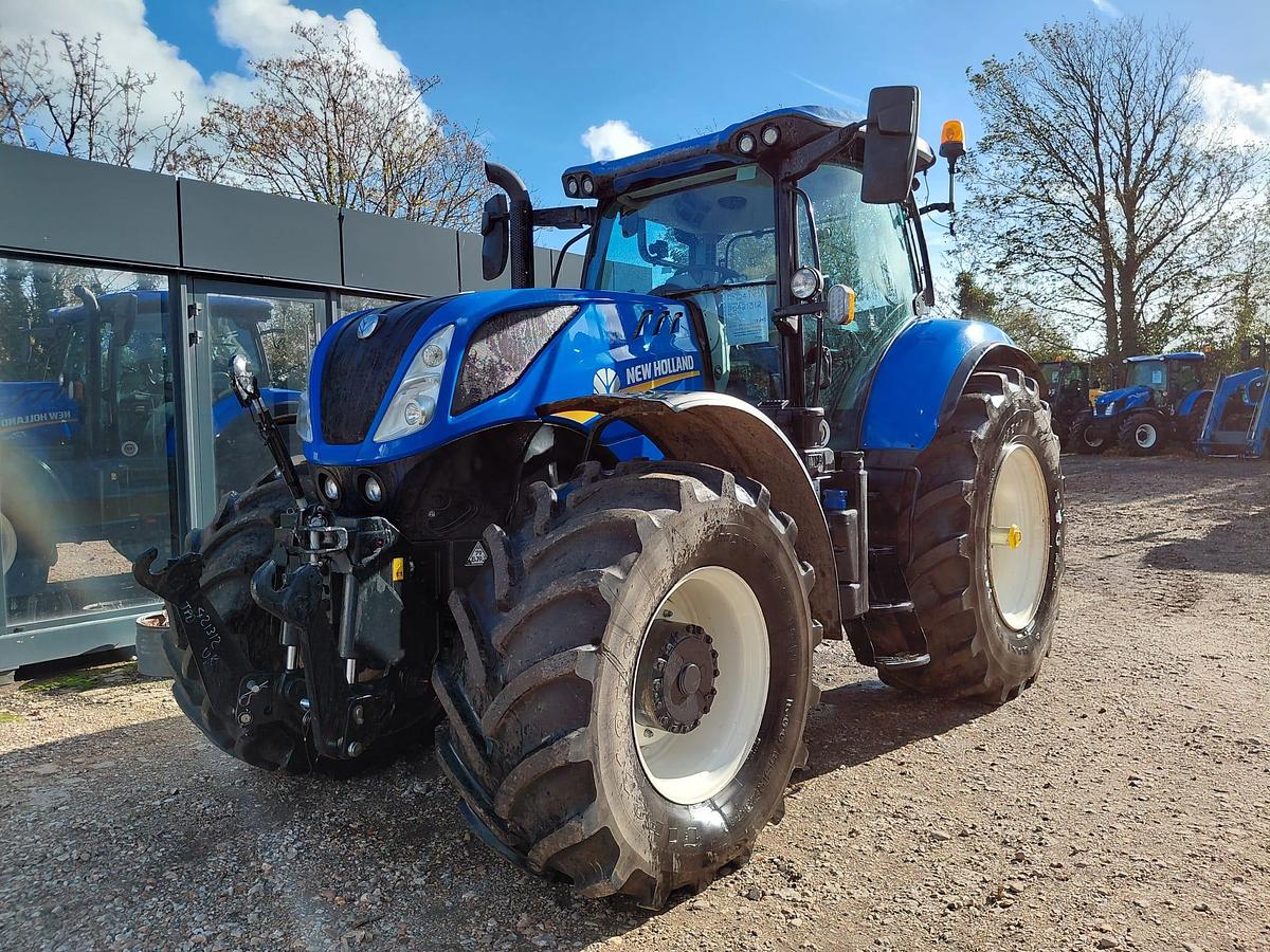 Used 2024 NEW HOLLAND T7.225 AUTO COMMAND