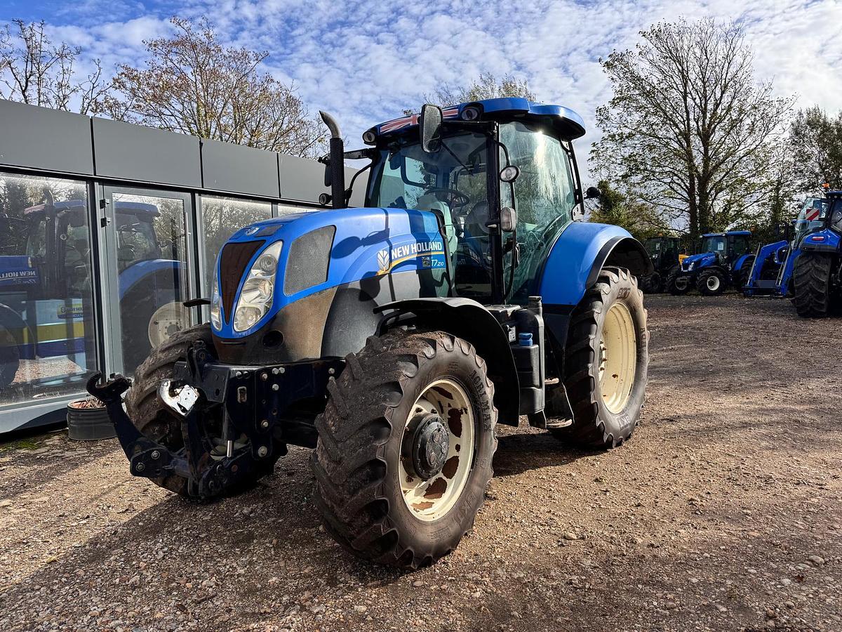 Used 2014 NEW HOLLAND T7.210