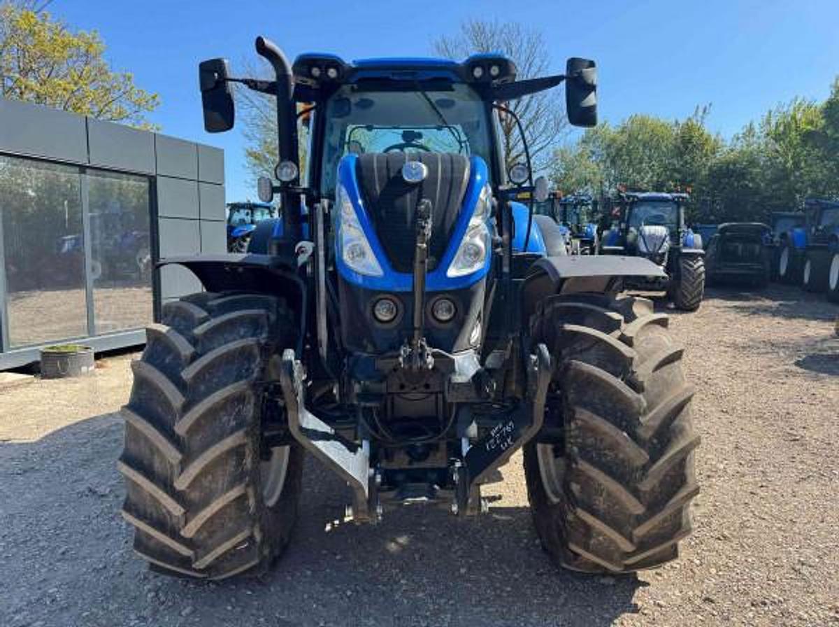 Used NEW HOLLAND T7.210