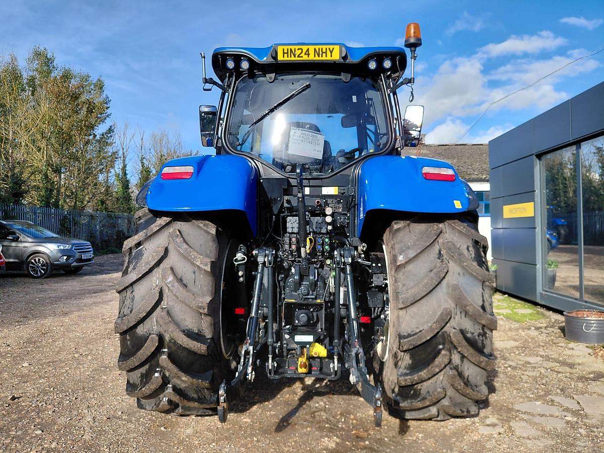 Used 2024 NEW HOLLAND T7.245 POWER COMMAND