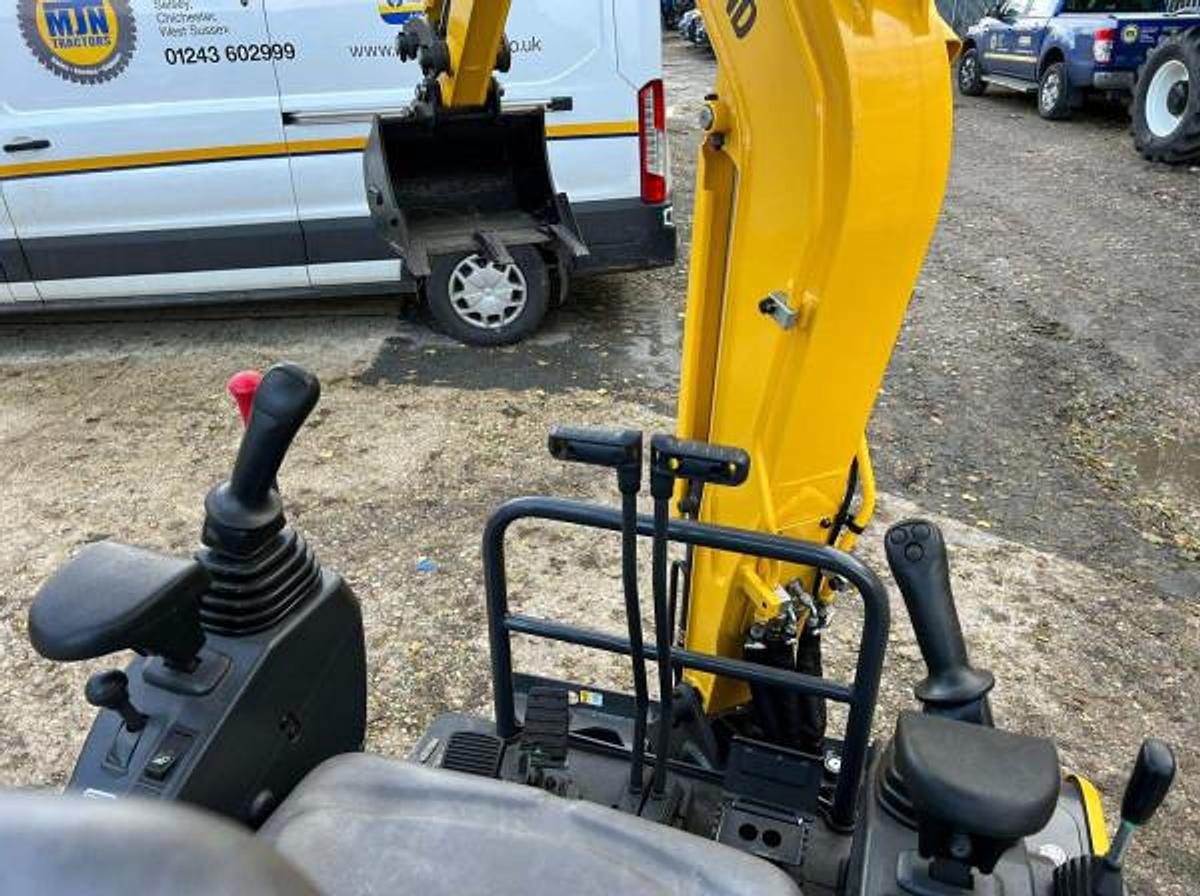 Used NEW HOLLAND E17C