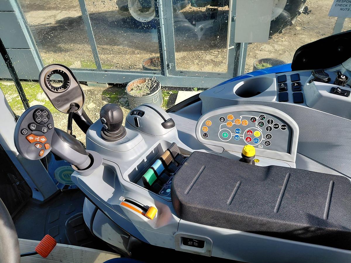 Used 2024 NEW HOLLAND T7.245 POWER COMMAND