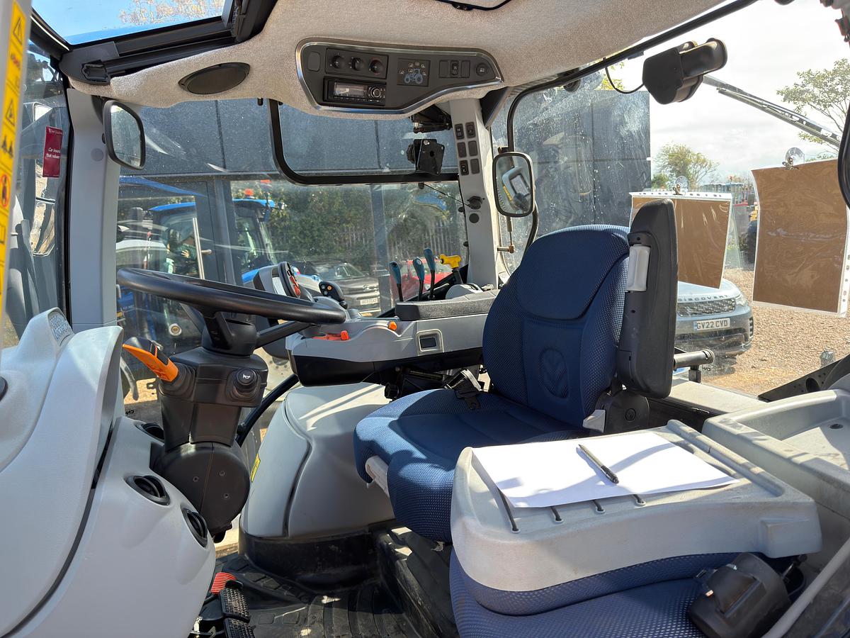Used 2025 NEW HOLLAND T5.140