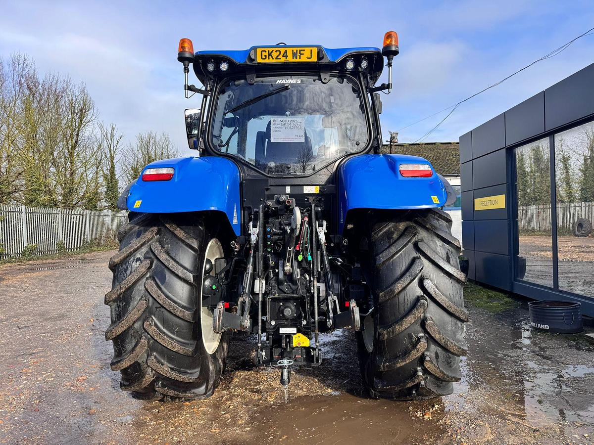 Used 2024 NEW HOLLAND T7.225 AUTO COMMAND