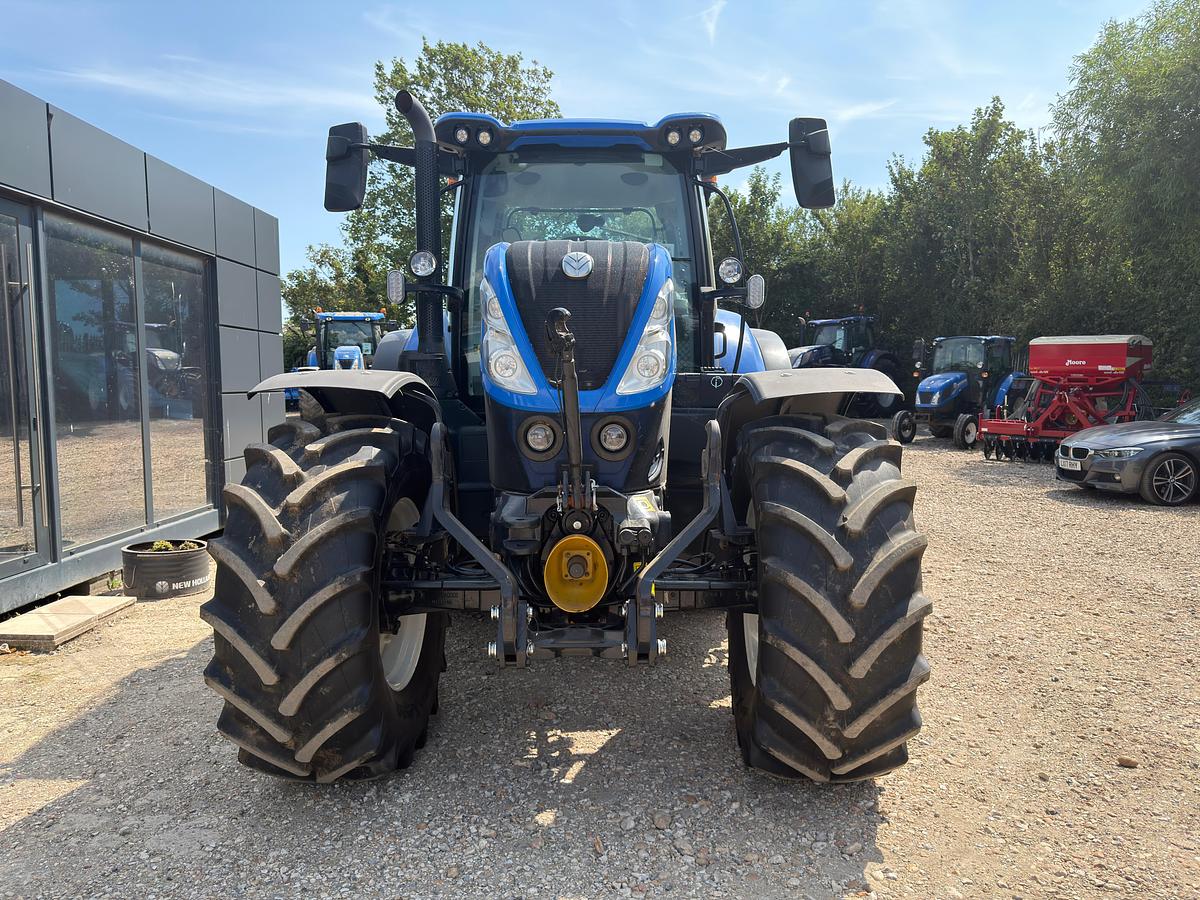 Used 2024 NEW HOLLAND T7.225
