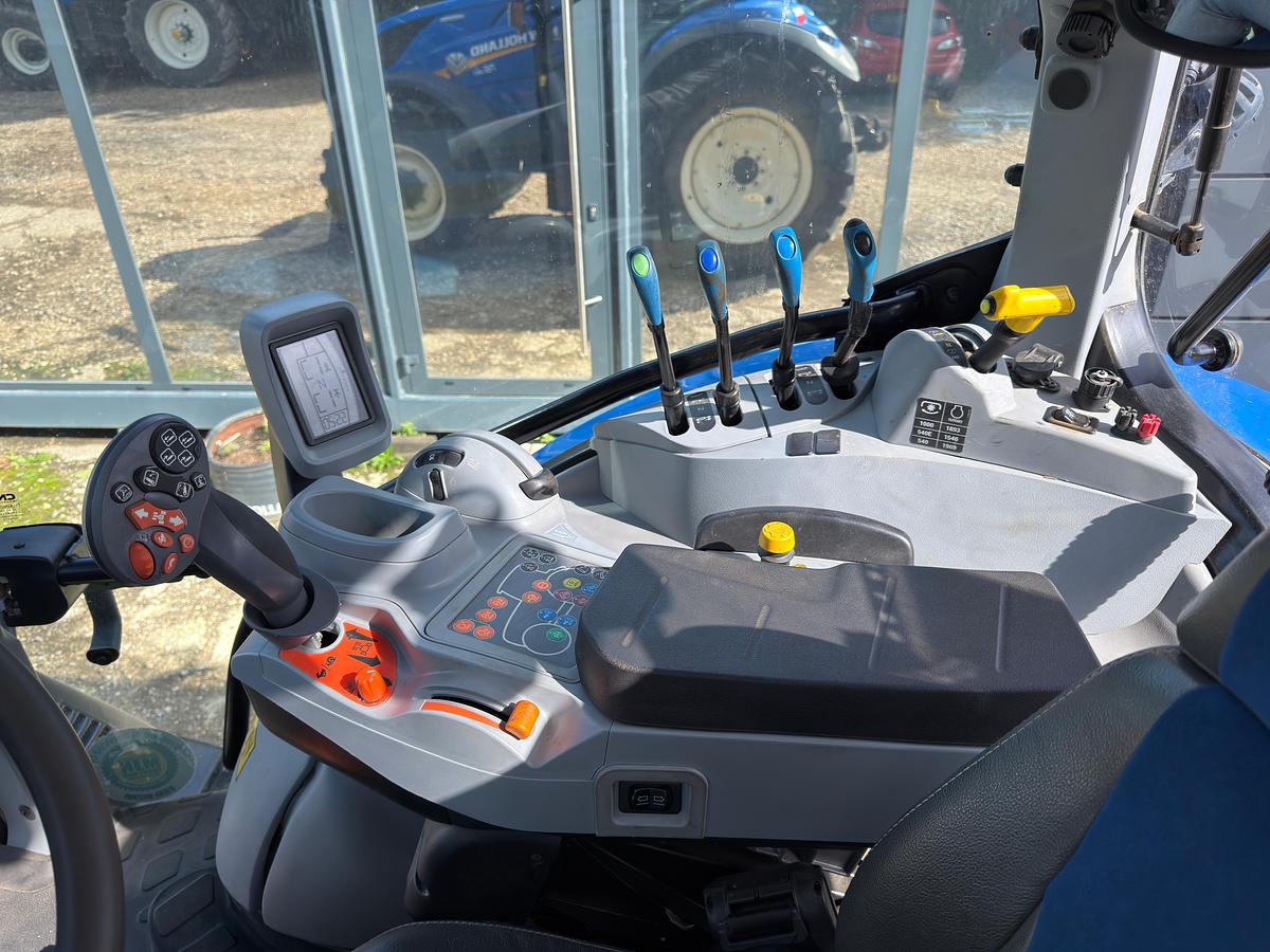 Used 2025 NEW HOLLAND T6.180 DYANMIC COMMAND