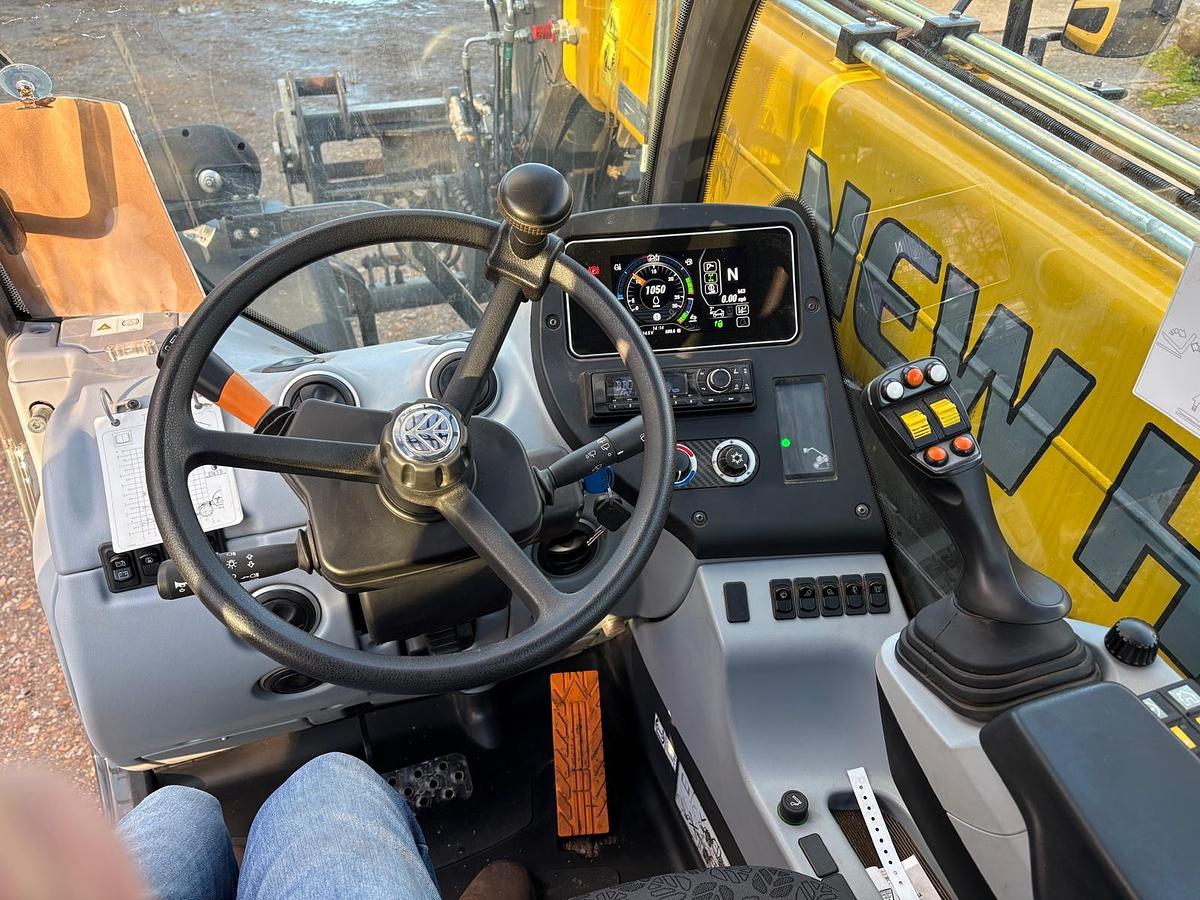 Used 2024 NEW HOLLAND TH7.42 Elite