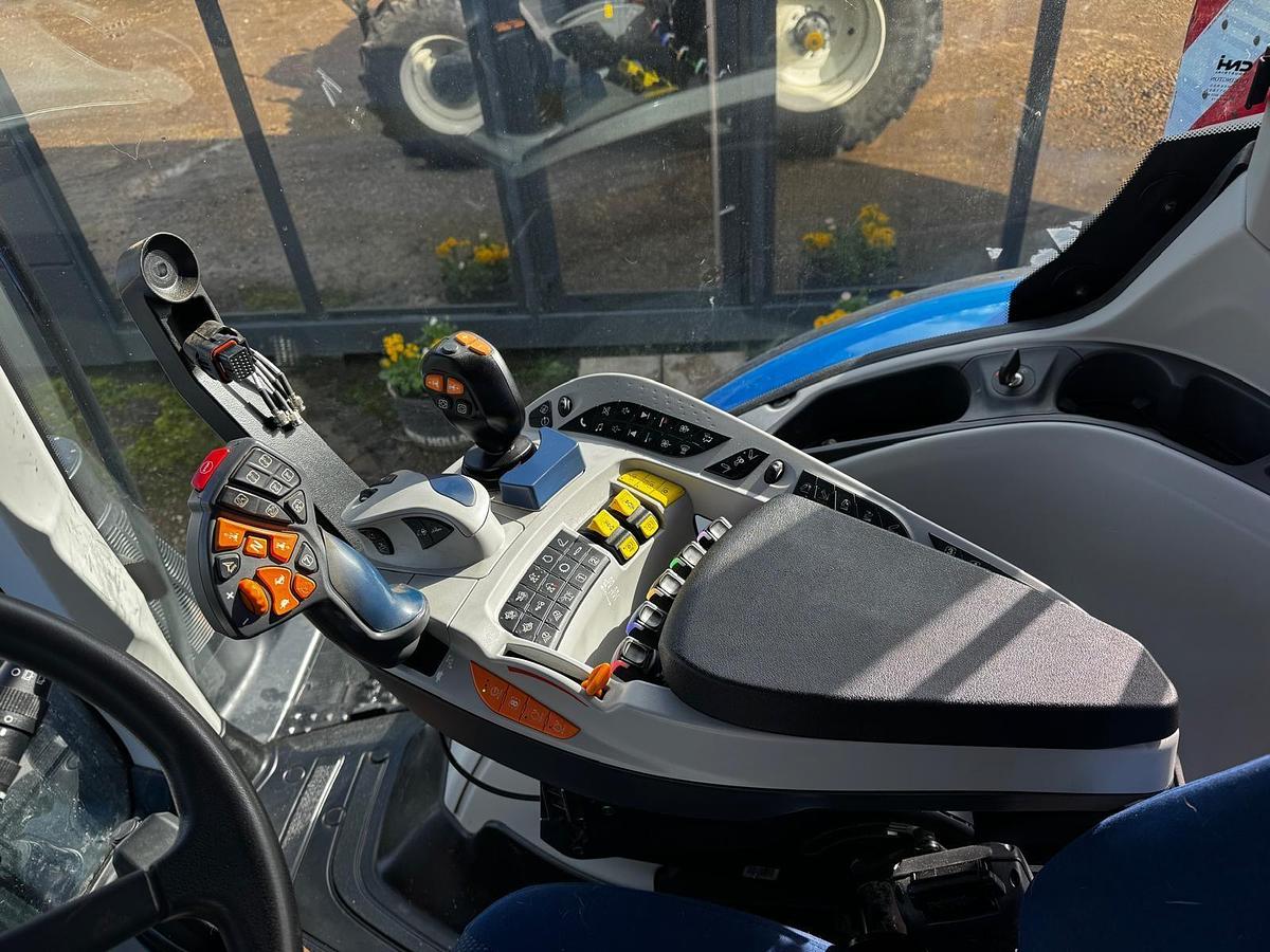 Used 2025 NEW HOLLAND T7.270 AUTO COMMAND