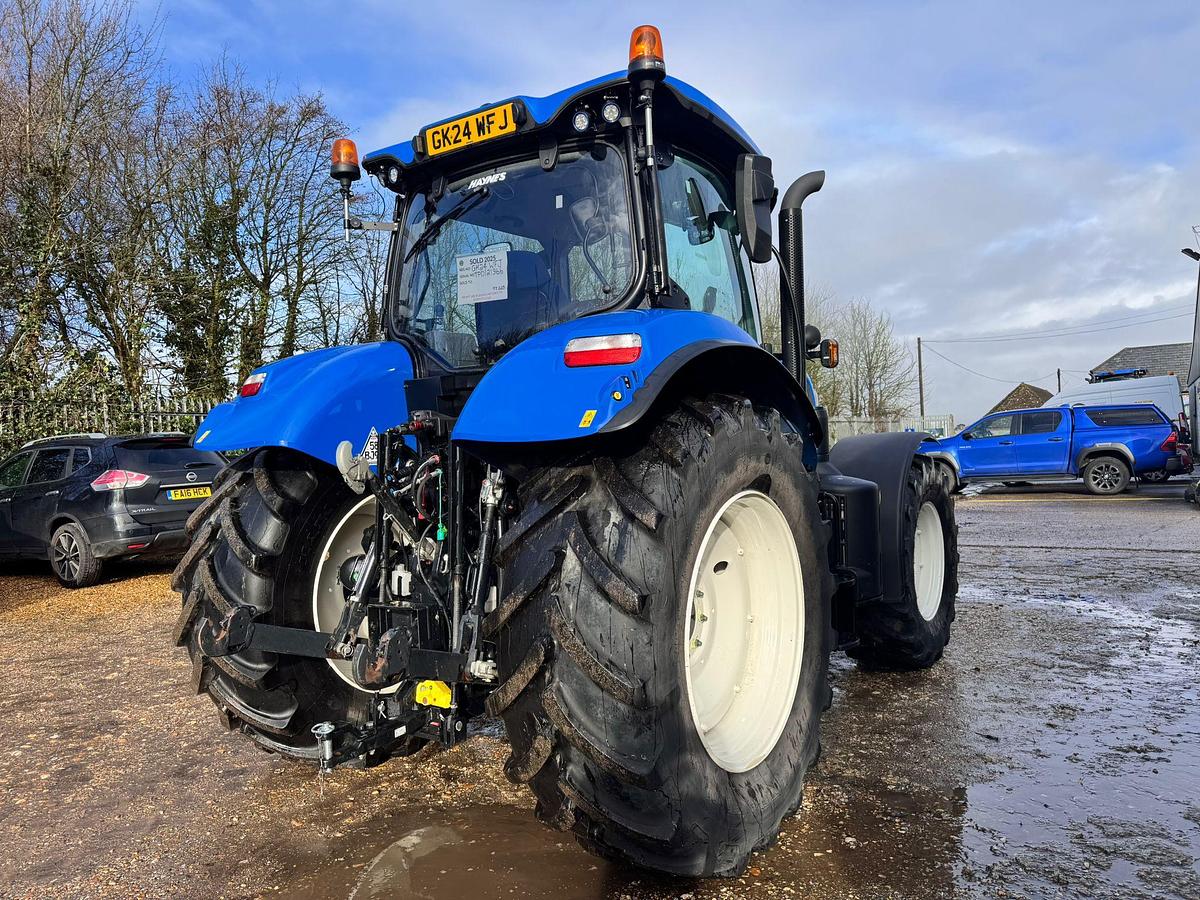 Used 2024 NEW HOLLAND T7.225 AUTO COMMAND