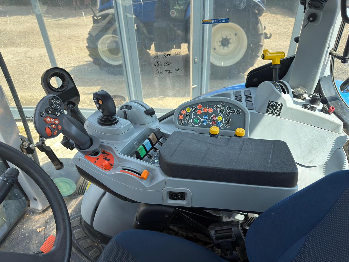 Used 2024 NEW HOLLAND T7.225