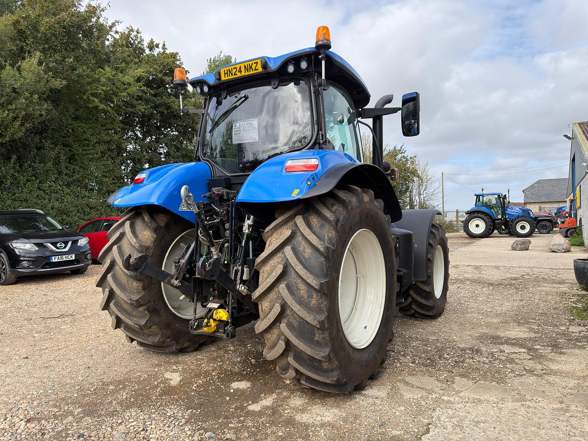 Used 2024 NEW HOLLAND T7.225
