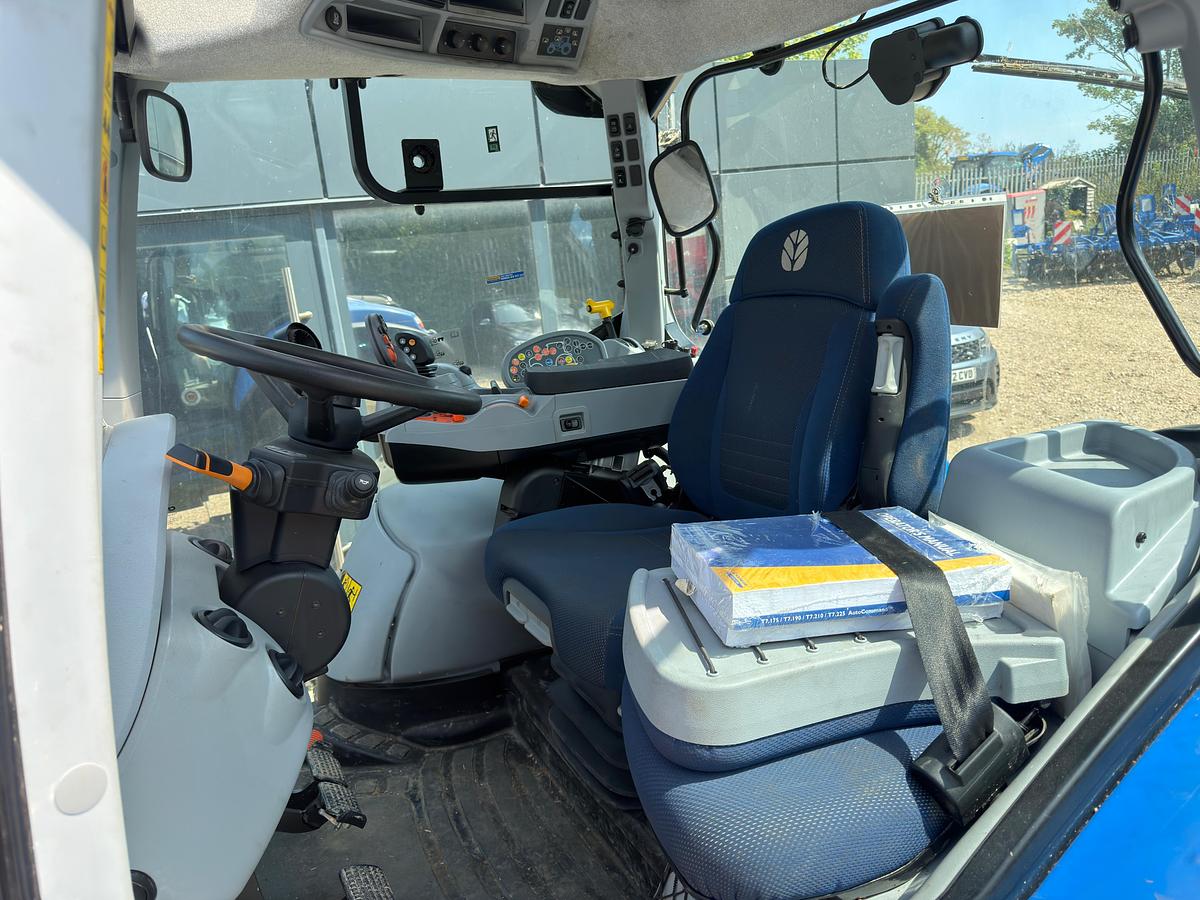 Used 2024 NEW HOLLAND T7.225