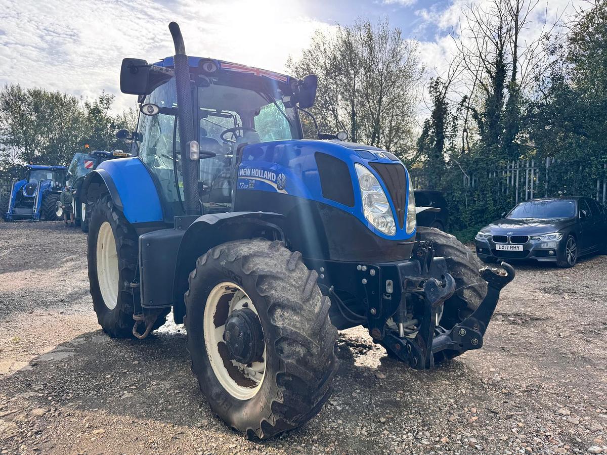 Used 2014 NEW HOLLAND T7.210