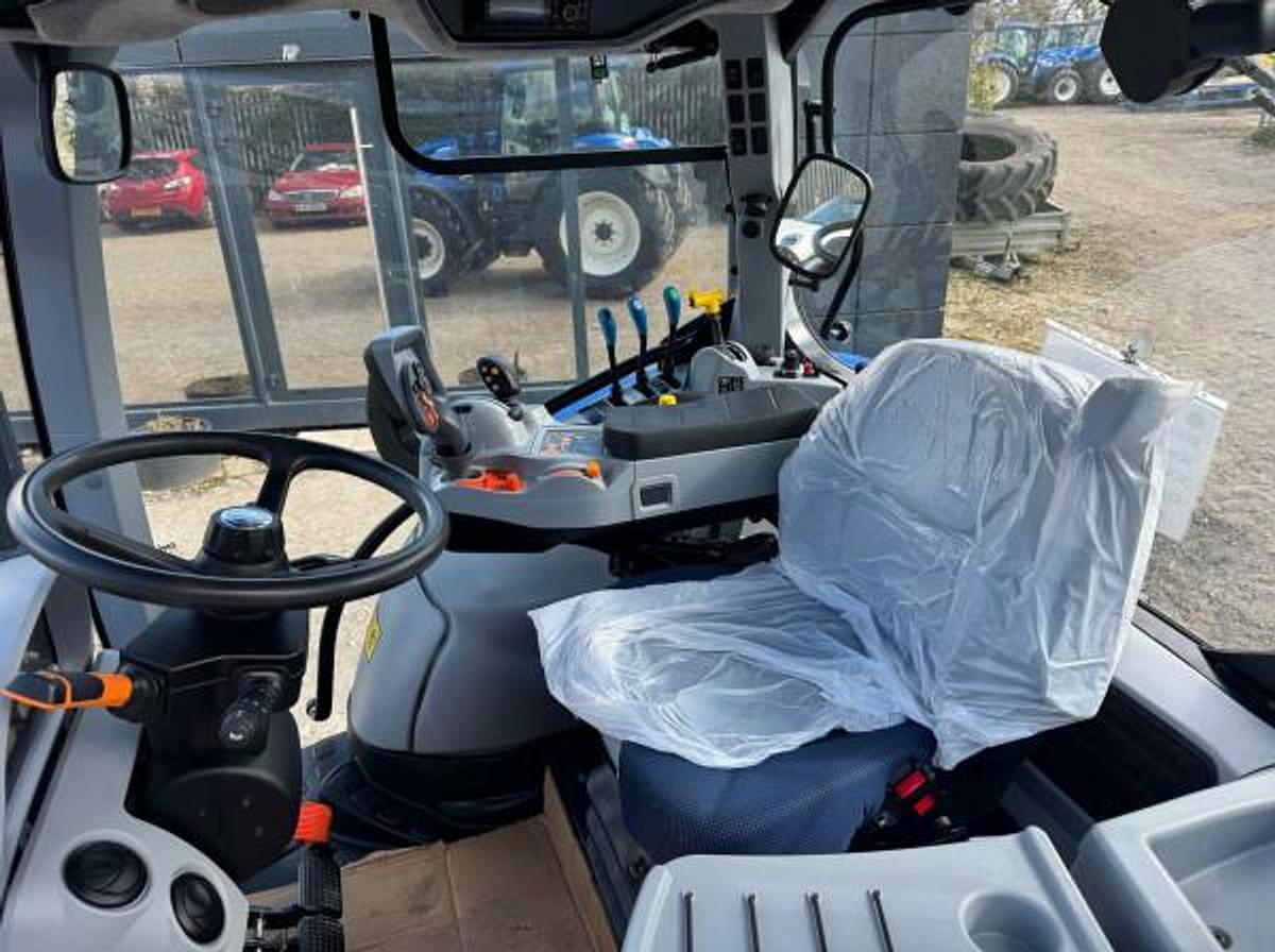 Used NEW HOLLAND T5.140 DYNAMIC COMMAND