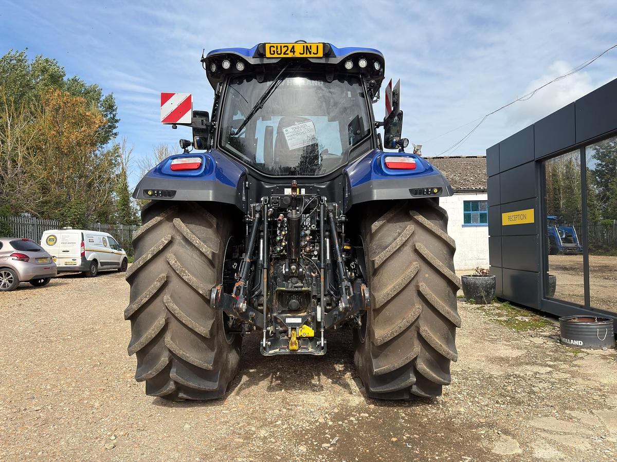 Used 2024 NEW HOLLAND T7.300 PLMI AUTO COMMAND