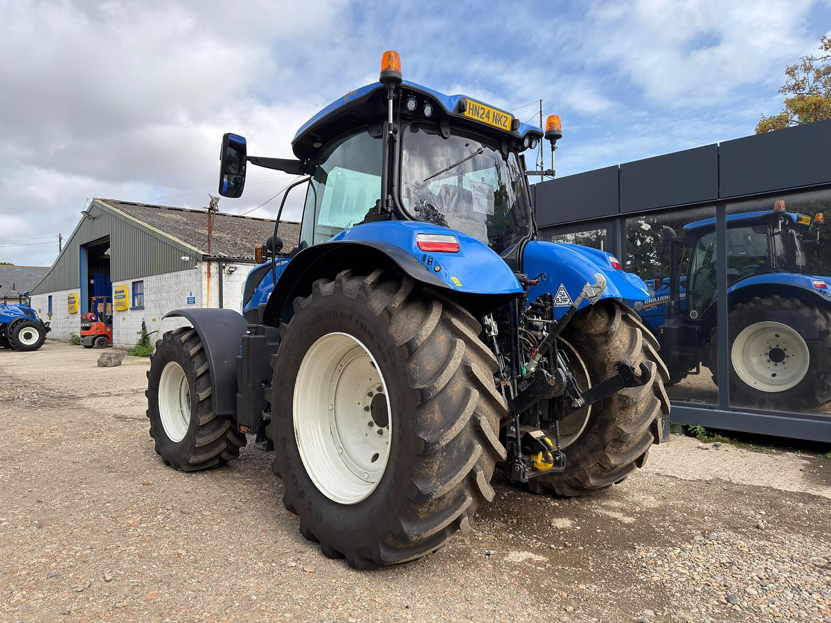 Used 2024 NEW HOLLAND T7.225