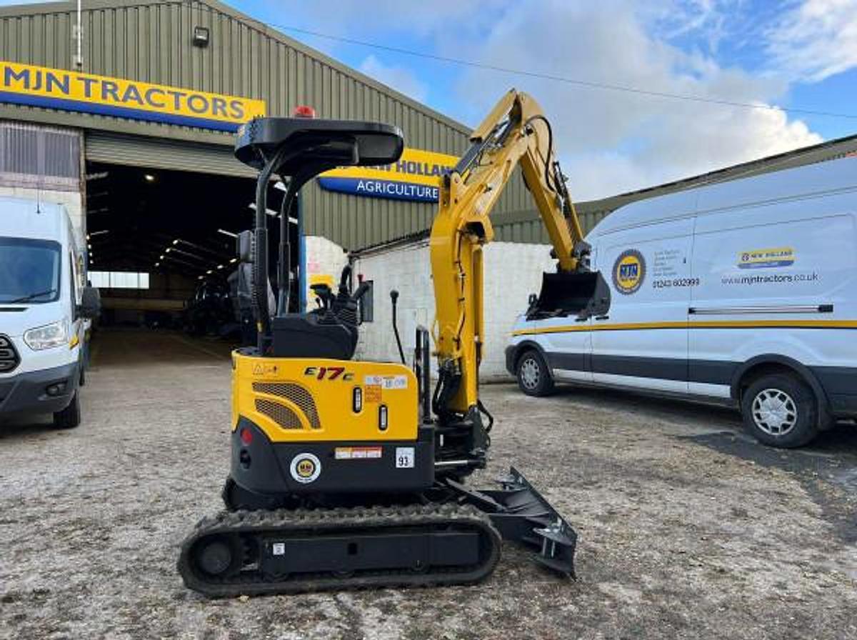 Used NEW HOLLAND E17C