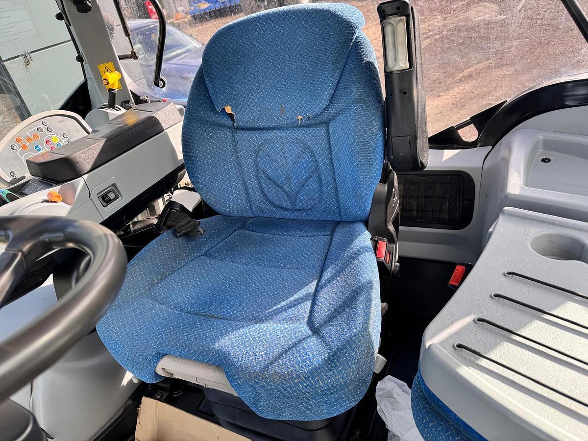 Used 2014 NEW HOLLAND T7.210