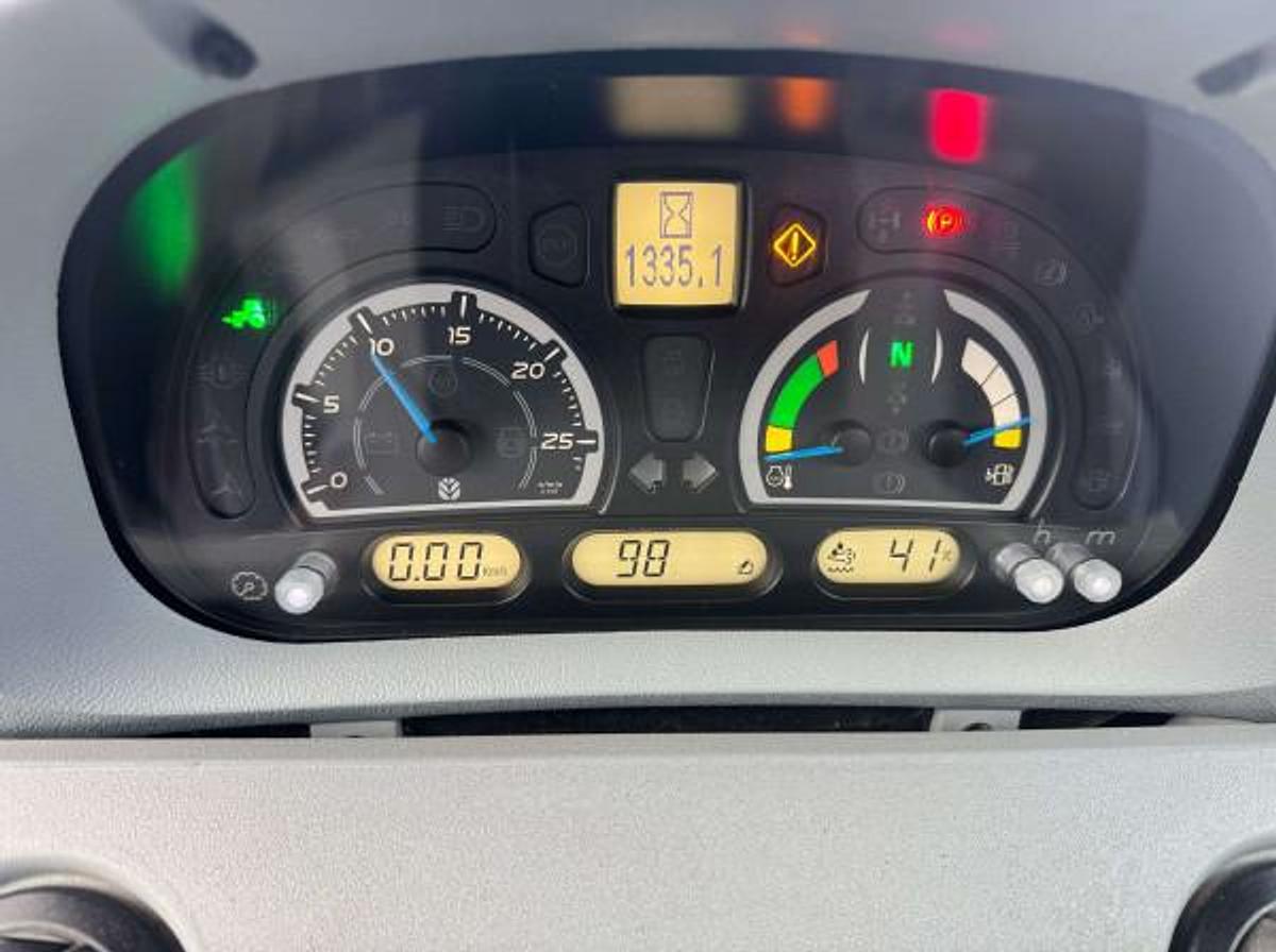 Used NEW HOLLAND T7.225