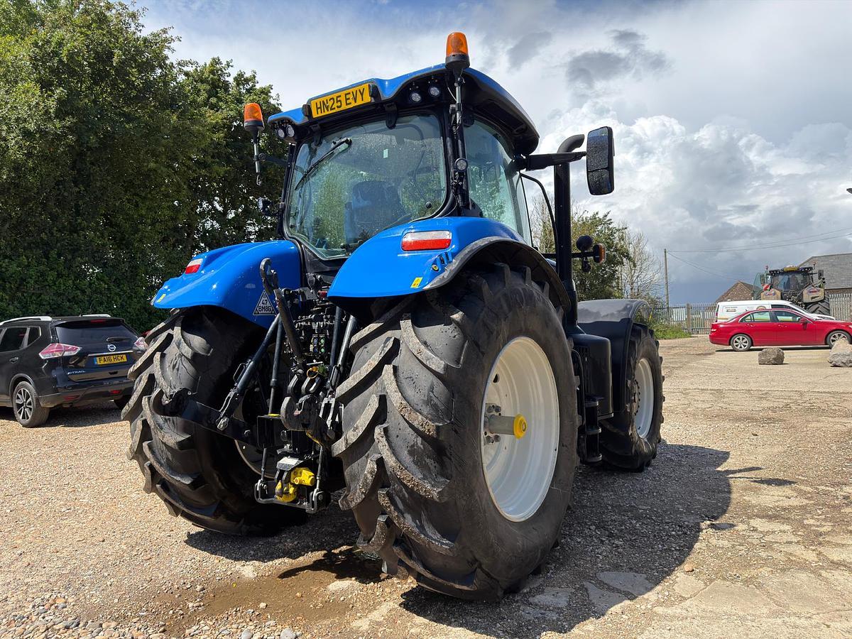 Used 2025 NEW HOLLAND