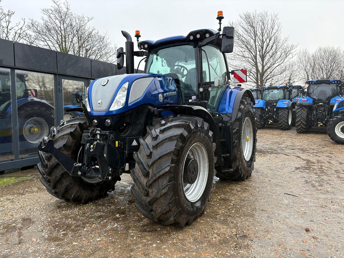 Used 2025 NEW HOLLAND T7.300 PLMI AUTO COMMAND